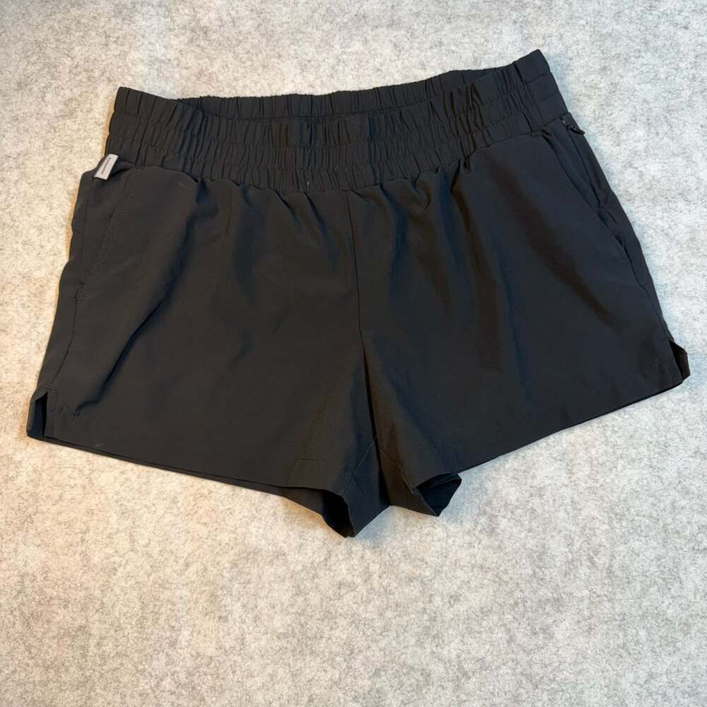 Magellan Outdoors Classic Fit Shorts Size M Black Water-Repellent